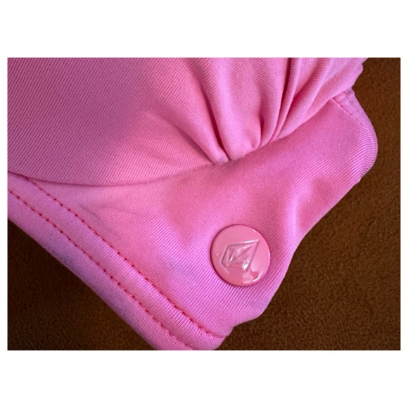 Pink Pinup Girl Style Bikini Top, by Roxy, size Medium - Picture 12 of 16